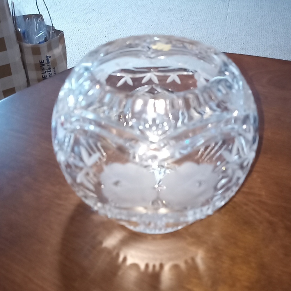 Vintage Rogaska Cut Crystal Rose Bowl w/Etched Floral Design Poland 24% … - Picture 2 of 6